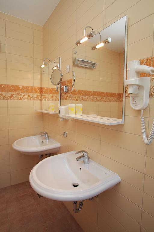 Apartments Delta Trogir Eksteriør billede