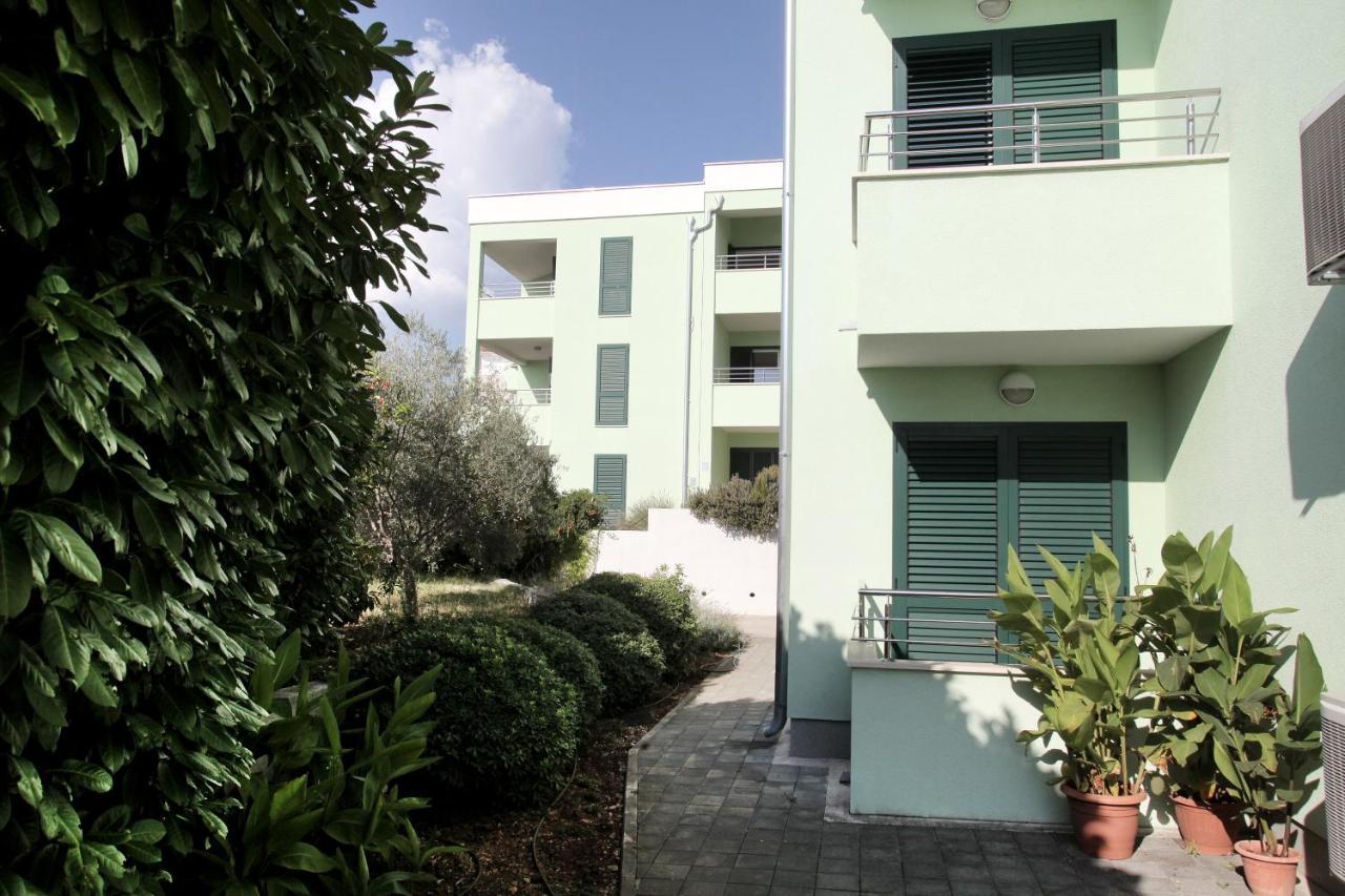 Apartments Delta Trogir Eksteriør billede